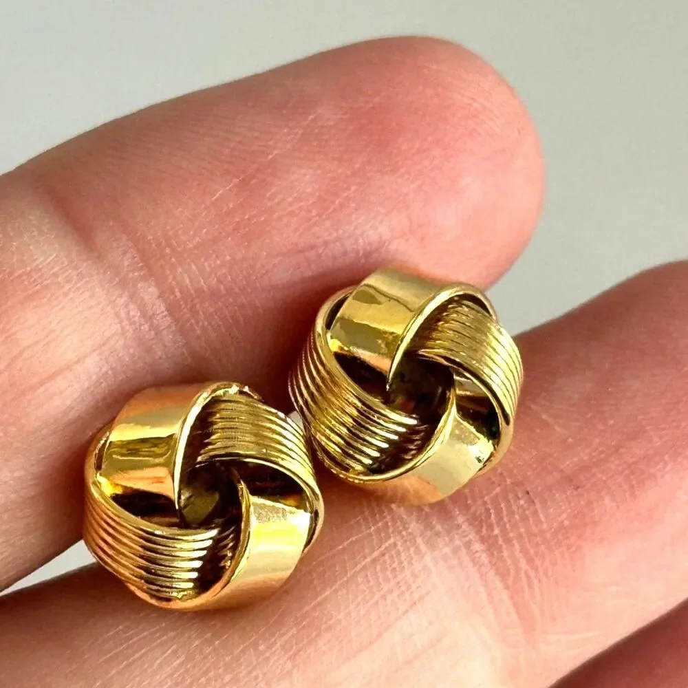 Vintage Gold Tone Knotted Cuff Links